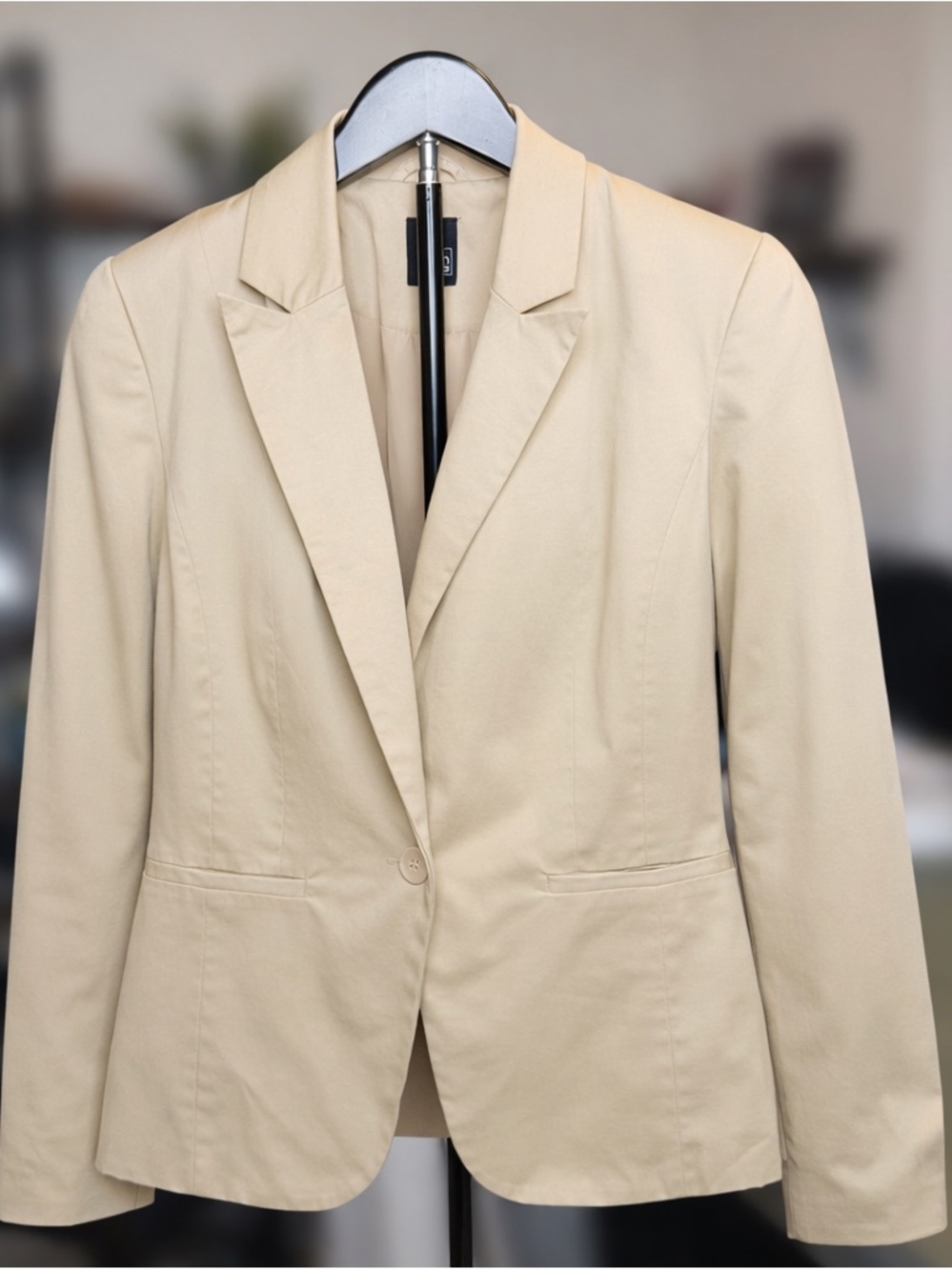 Classic Women's Beige Single-Button Blazer
